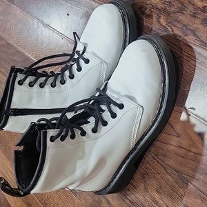 Dr Martens white girls